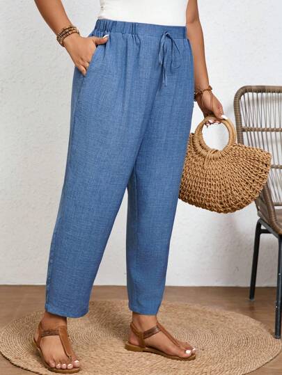 Calça Plus Size Casual com Cintura Elástica e Bolsos Diagonais