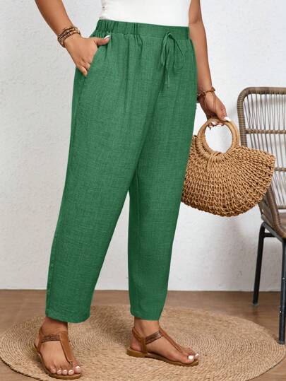Calça Plus Size Casual com Cintura Elástica e Bolsos Diagonais