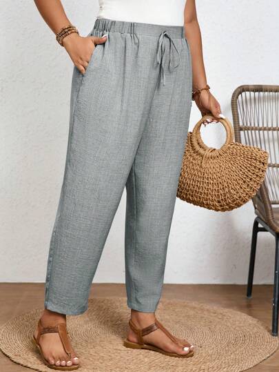 Calça Plus Size Casual com Cintura Elástica e Bolsos Diagonais