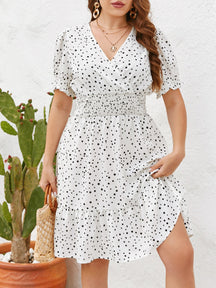 Vestido Plus Size Feminino Decote V Manga Curta