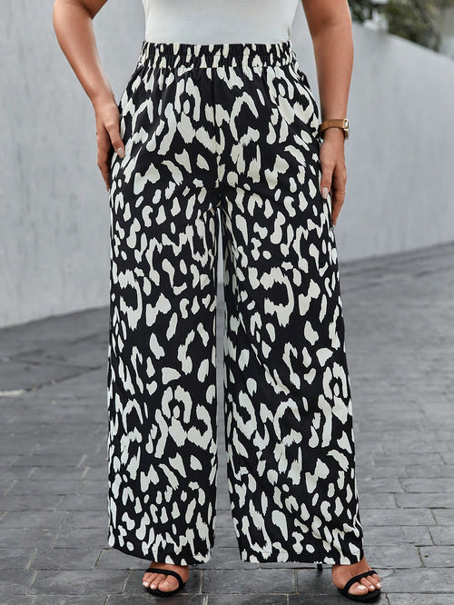 Calça Plus Size com Estampa Total e Pernas Largas