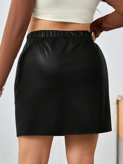 Saia de Couro Fendada Plus Size