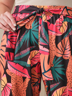 Calça Plus Size Pantalona Estampada com Amarração