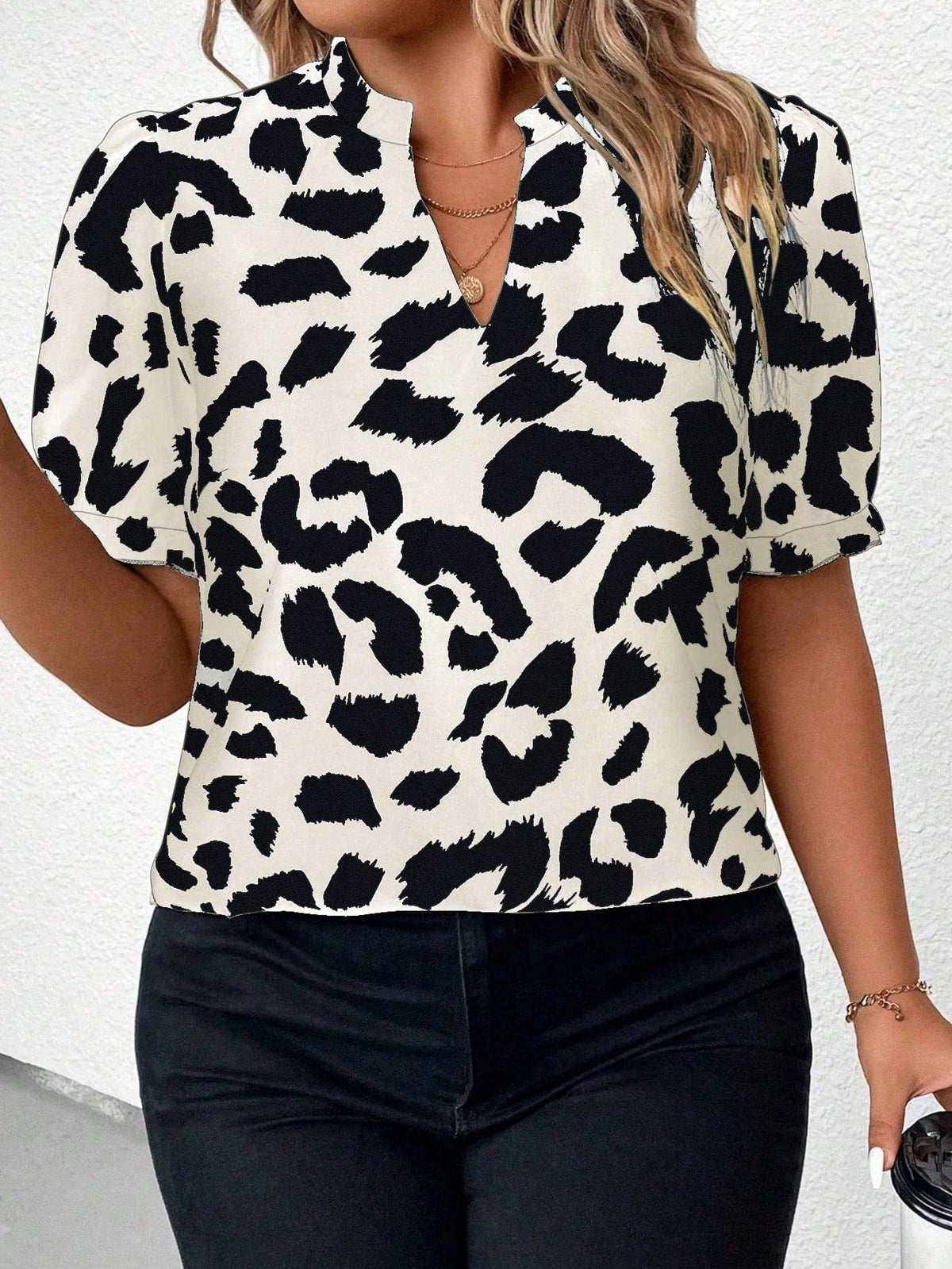 Blusa Manga Curta Leopardo Plus Size