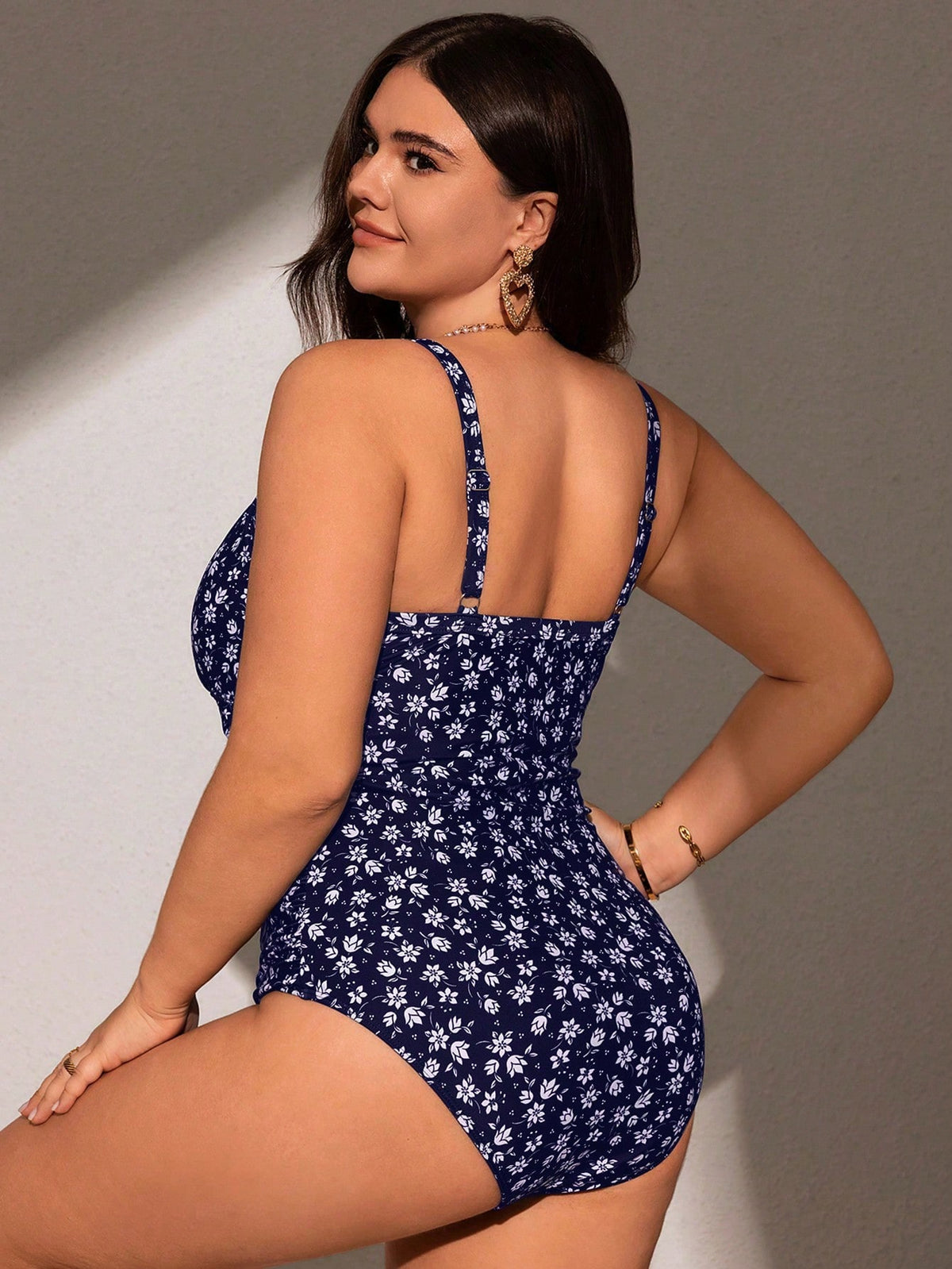 Maiô Plus Size Florido Estampado para Praia