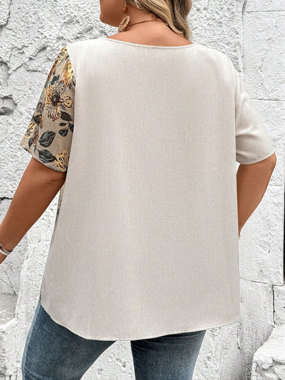 Camisa Floral em Botões Plus Size