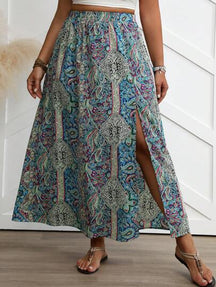 Saia Free Spirit Plus Size – Estilo Boho com Fenda Lateral e Estampa Paisley