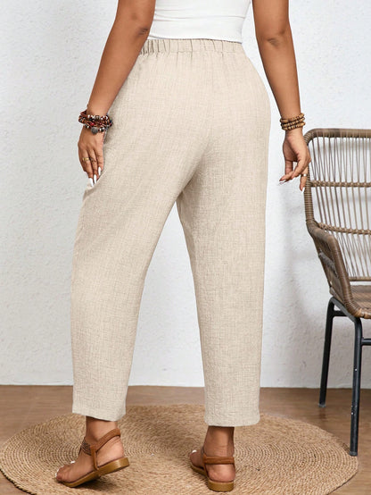 Calça Plus Size Casual com Cintura Elástica e Bolsos Diagonais