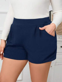 SHEIN Privé Shorts Soltos, Casuais e Plissados com Bolso, em Cores Sólidas, Plus Size para Mulheres