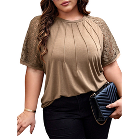 Blusa Manga Curta com  Renda e Babados Plus Size