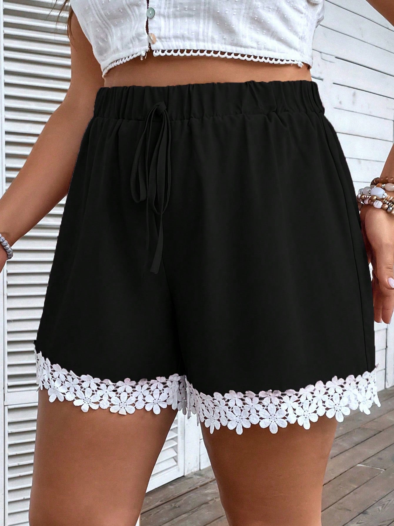 Short Plus Size Noir Broderie