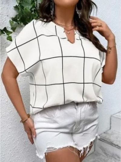 Blusa Plus Branco Encanto – Conforto e Estilo para Todos os Momentos