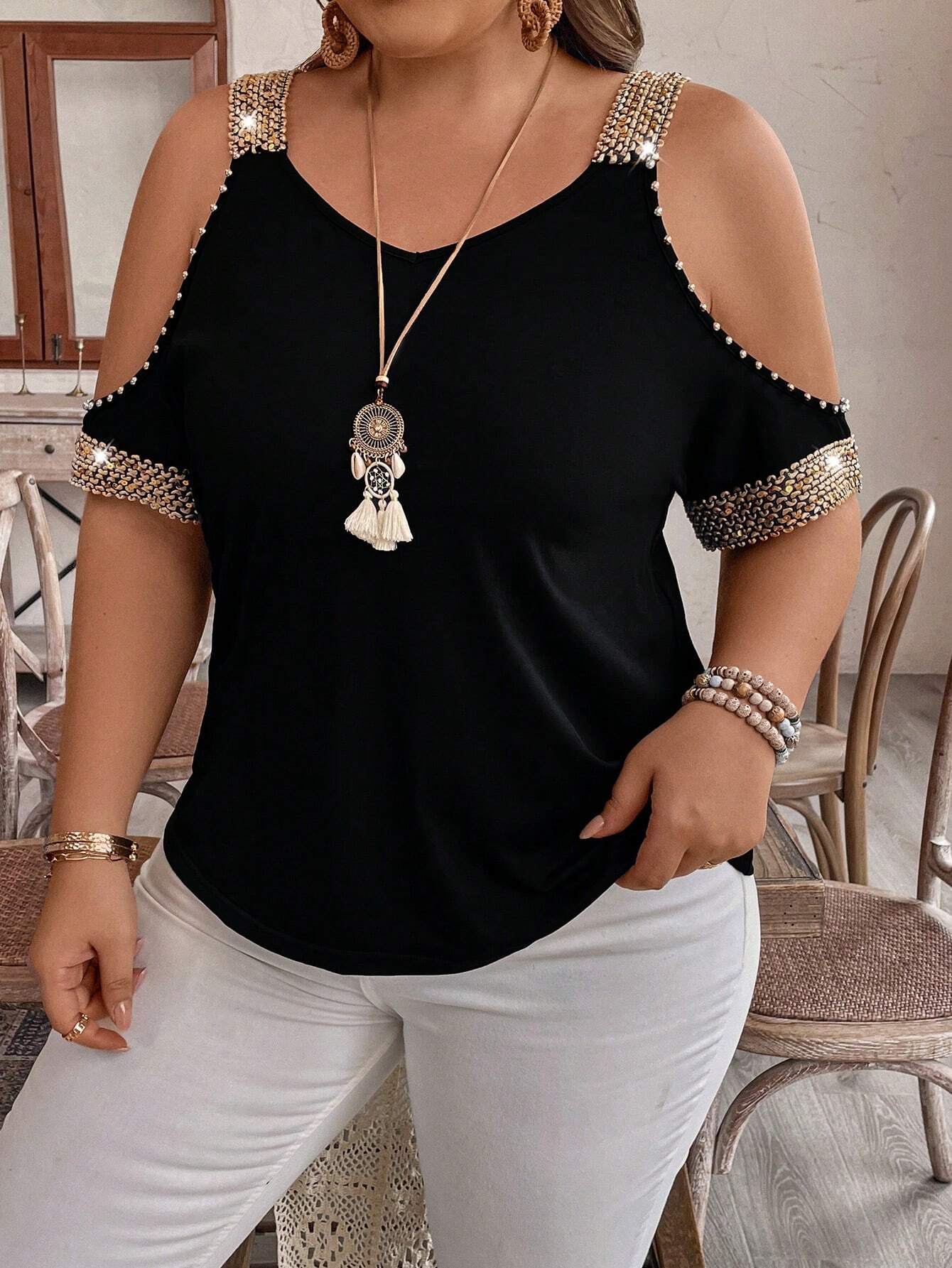 Camiseta Reluzente Plus Size – Charme e Conforto