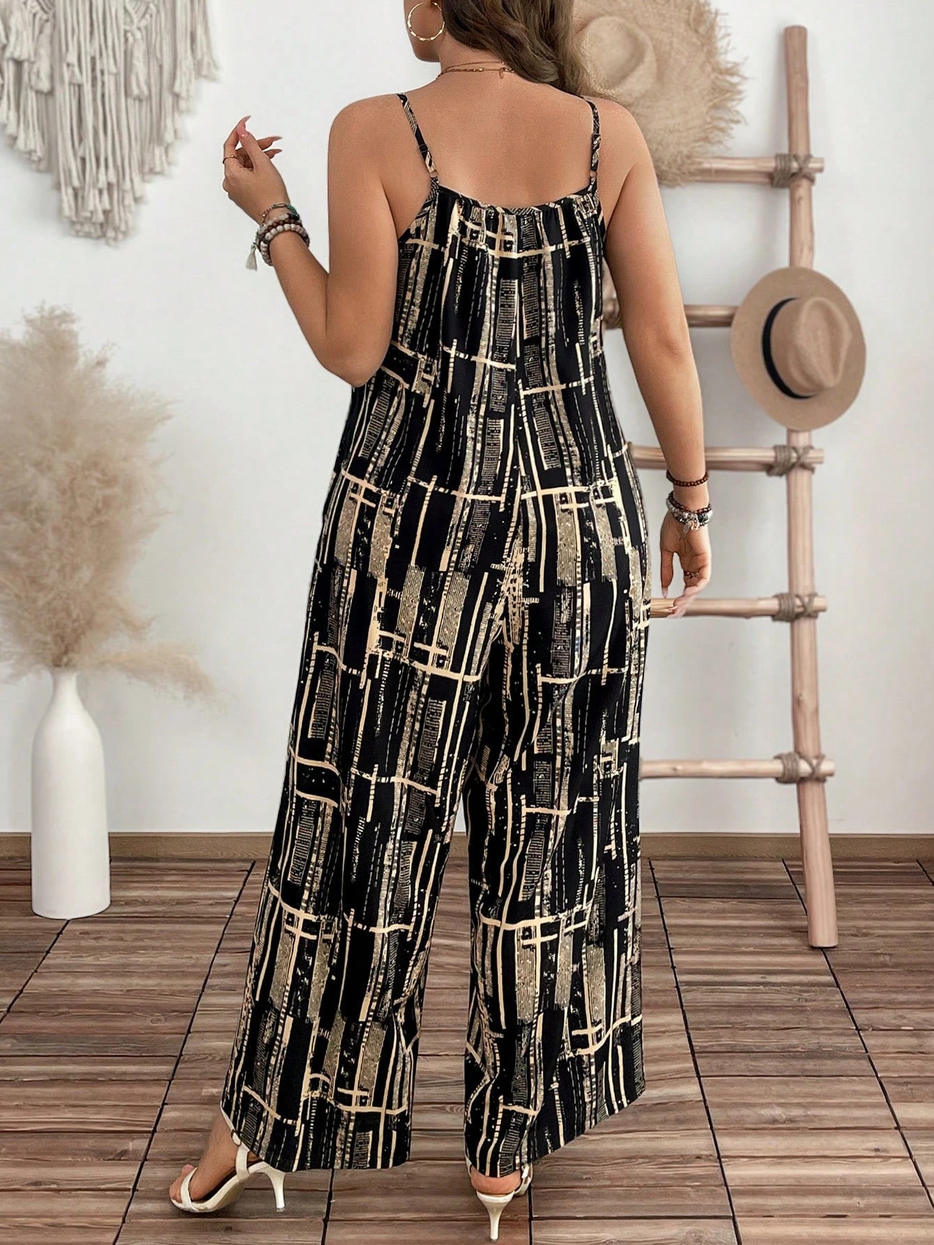 Macacão Plus Size Vértice Eleganza