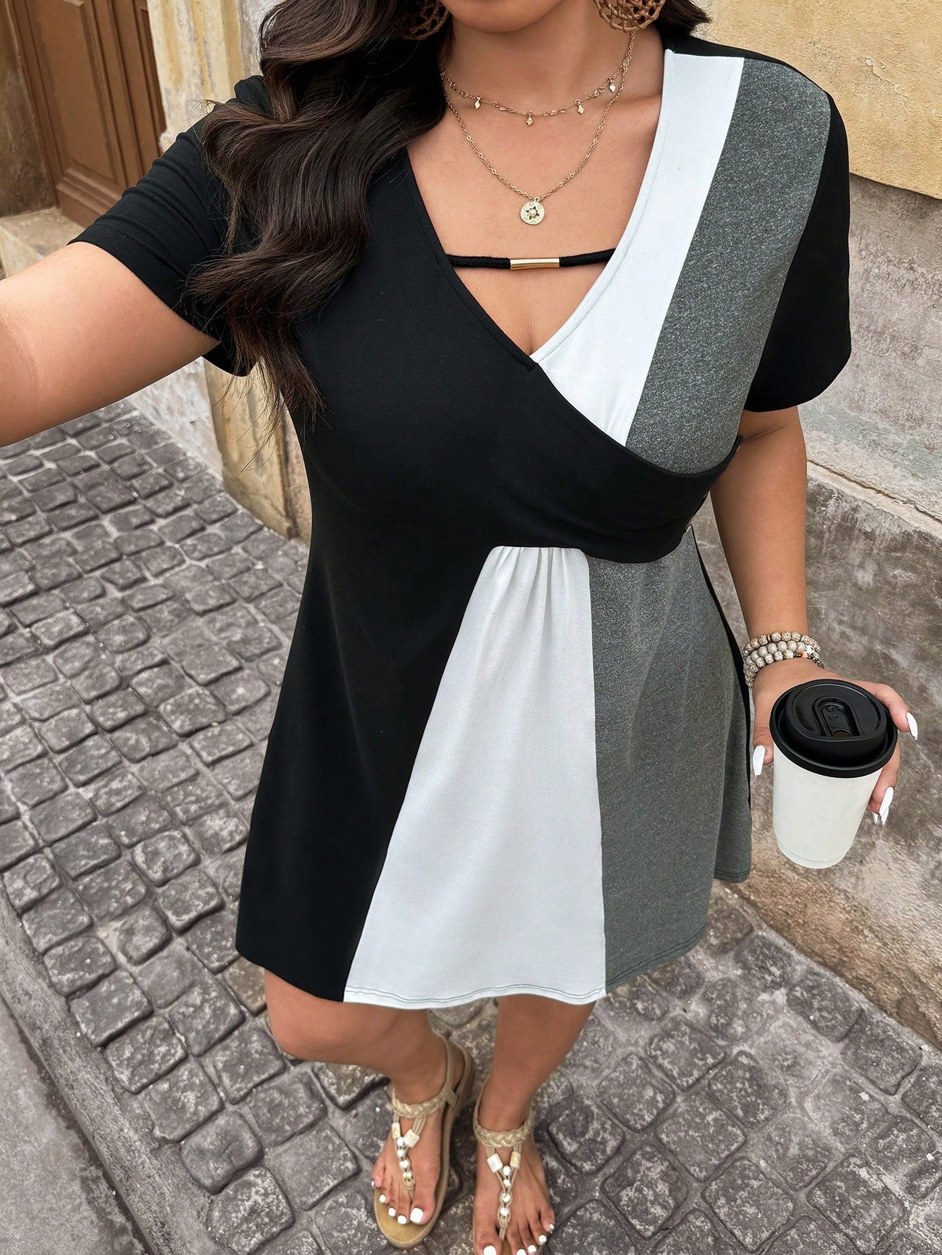 Vestido Plus Size Gris Élégance