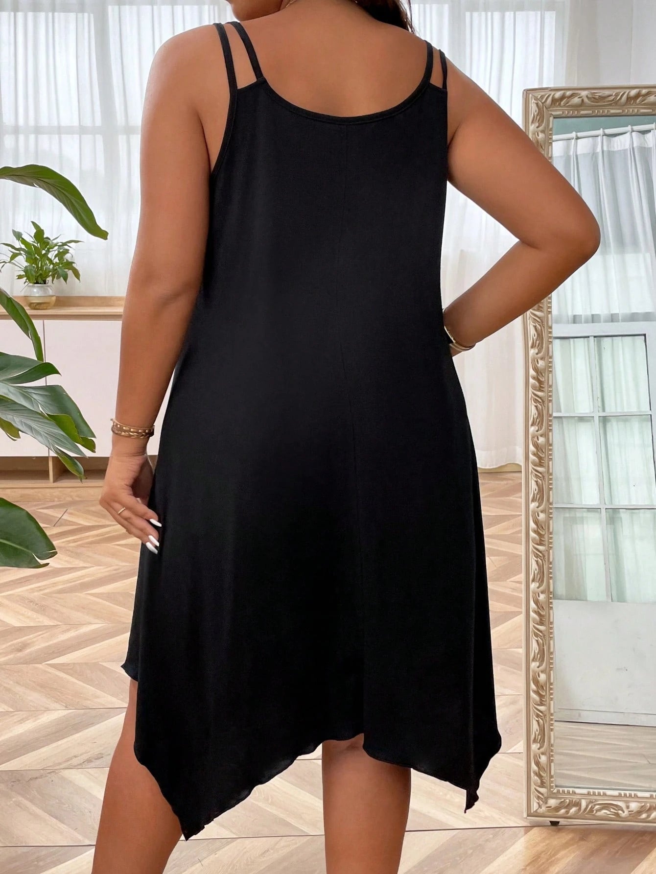 Vestido Plus Size Obsidian Élégance