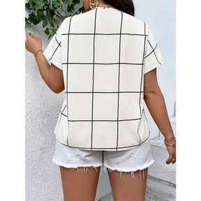 Blusa Plus Branco Encanto – Conforto e Estilo para Todos os Momentos